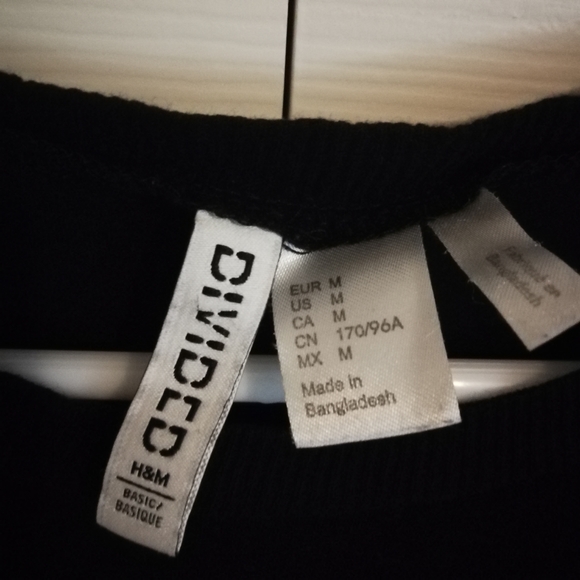 H&M Muscle Tank Top - Picture 2 of 5